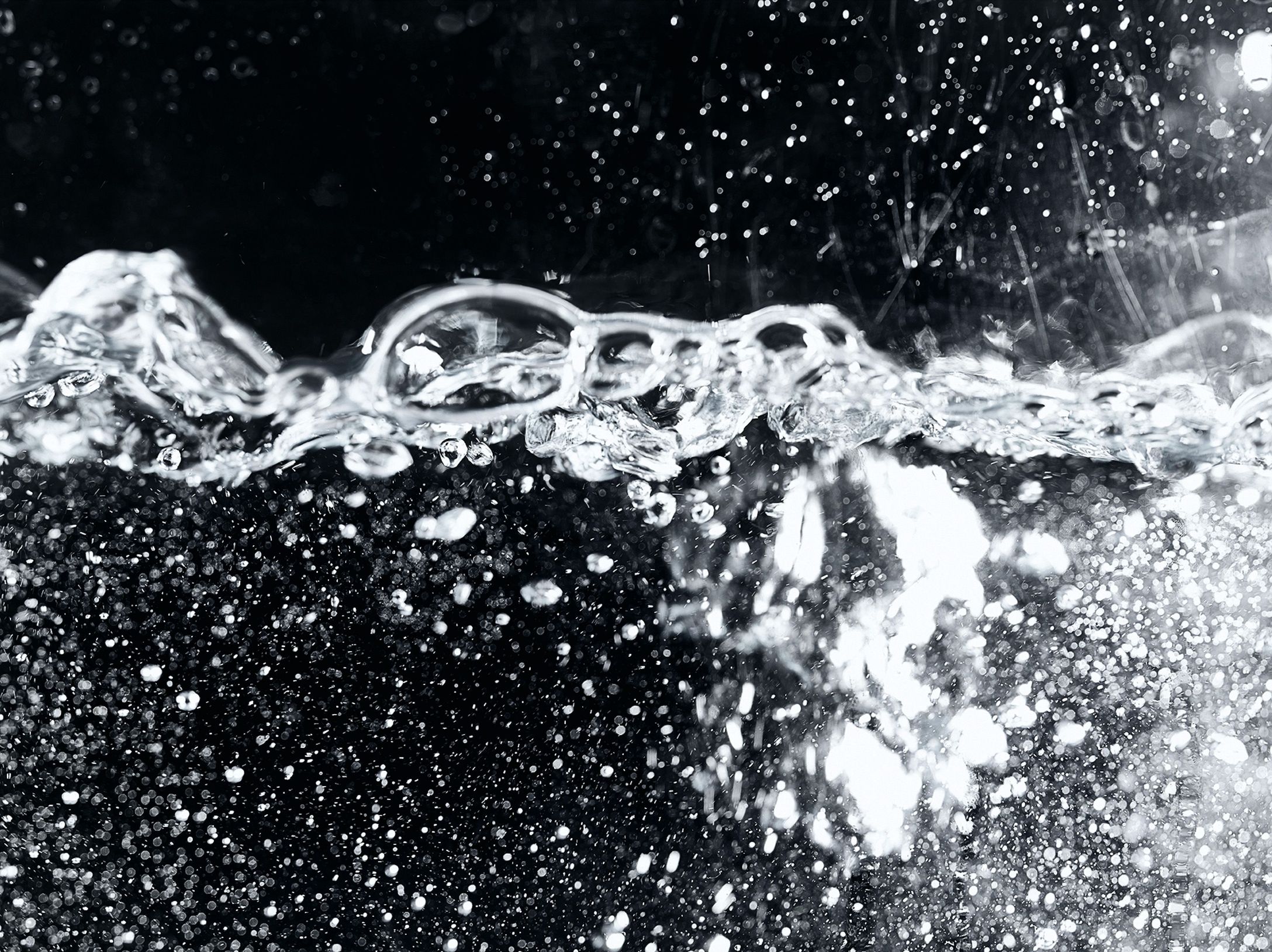 Wasser-Illustration schwarz-weiß